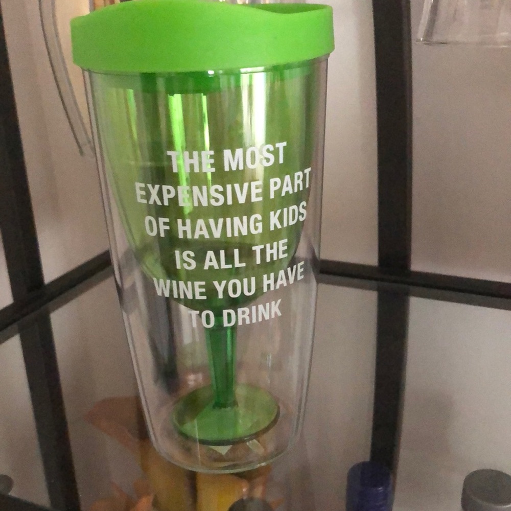 NIB 10 oz wine tumbler